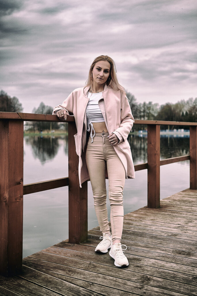 kmophoto - przykładowe zdjęcie z sesji TFP - Angelika na pomoście
