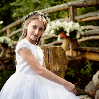 Nadia pozuje na sesji komunijnej - Sereczyn