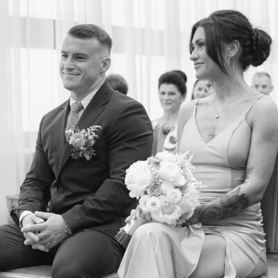 Para Młoda przed kierownikiem USC